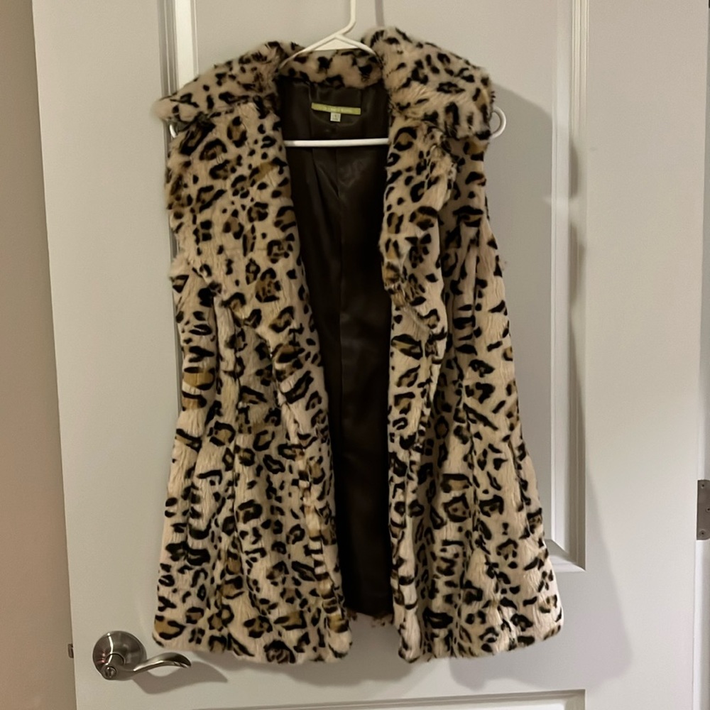 Gianni Bini foux fur vest cheetah print